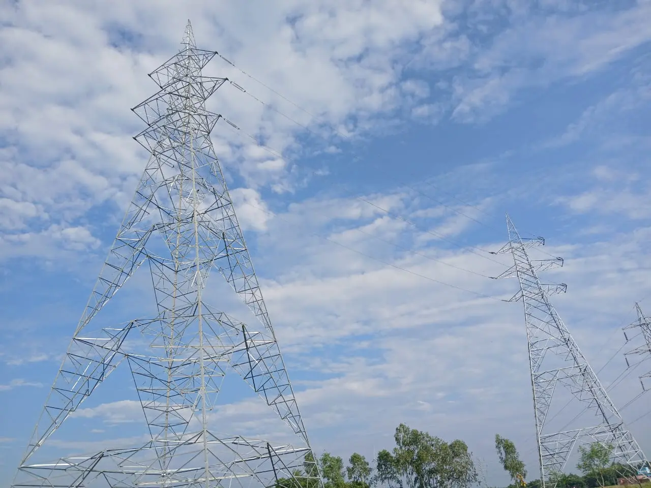 Transmission tower and surrounding line corridor